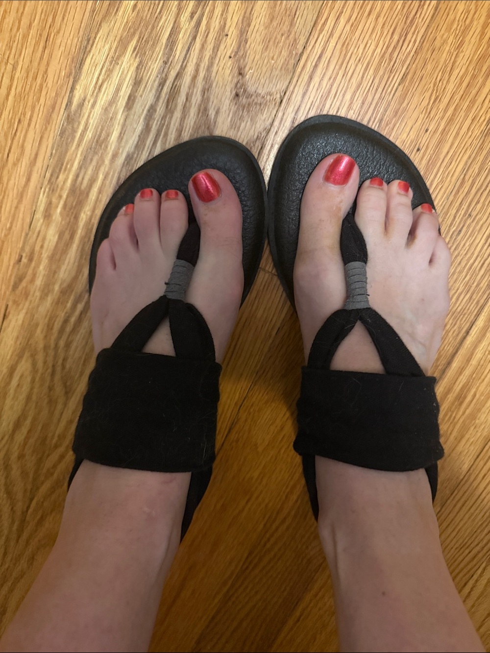 Black Women's Toe-Loop Comfort Sandals Size 8